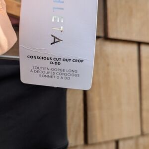 Athleta Black Conscious Cut Out Crop Top